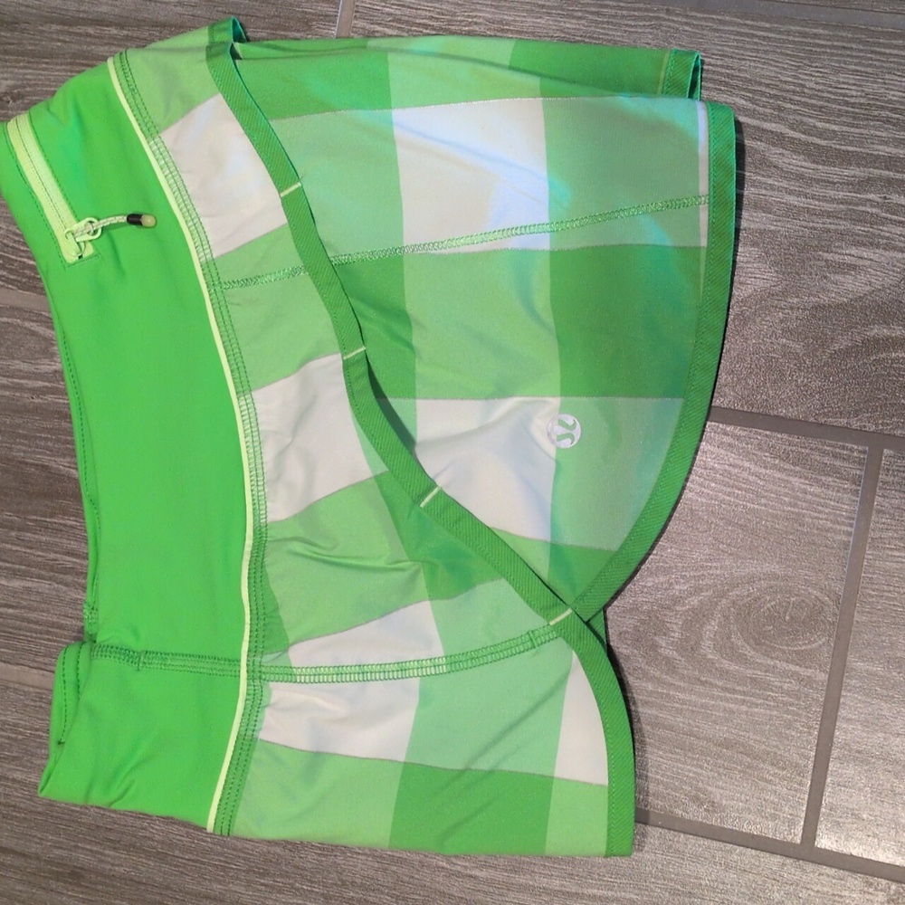 Lululemon Green and White Shorts HOTTIES